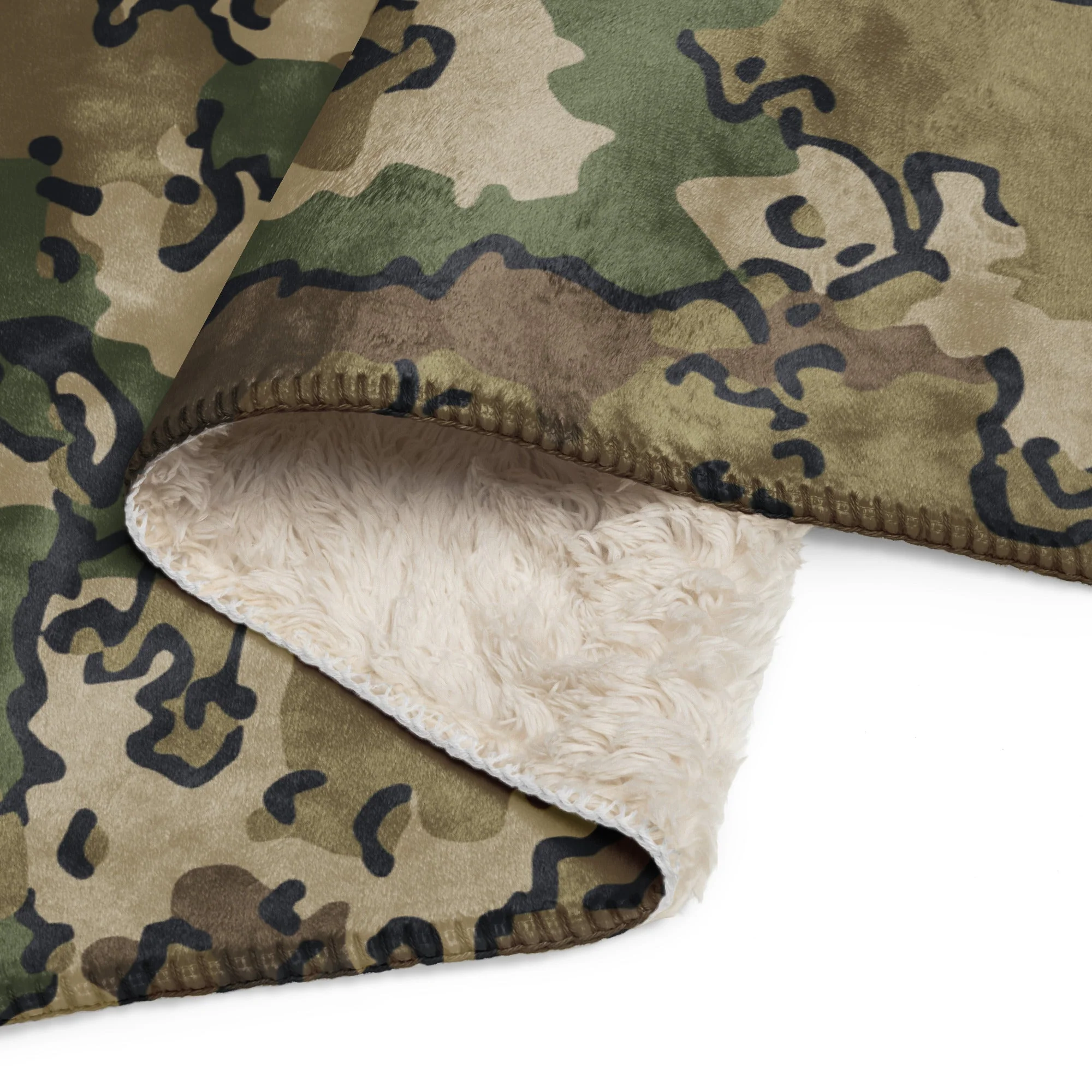 Alaska Chocolate Chip Multi-terrain CAMO Sherpa Blanket - Image 2