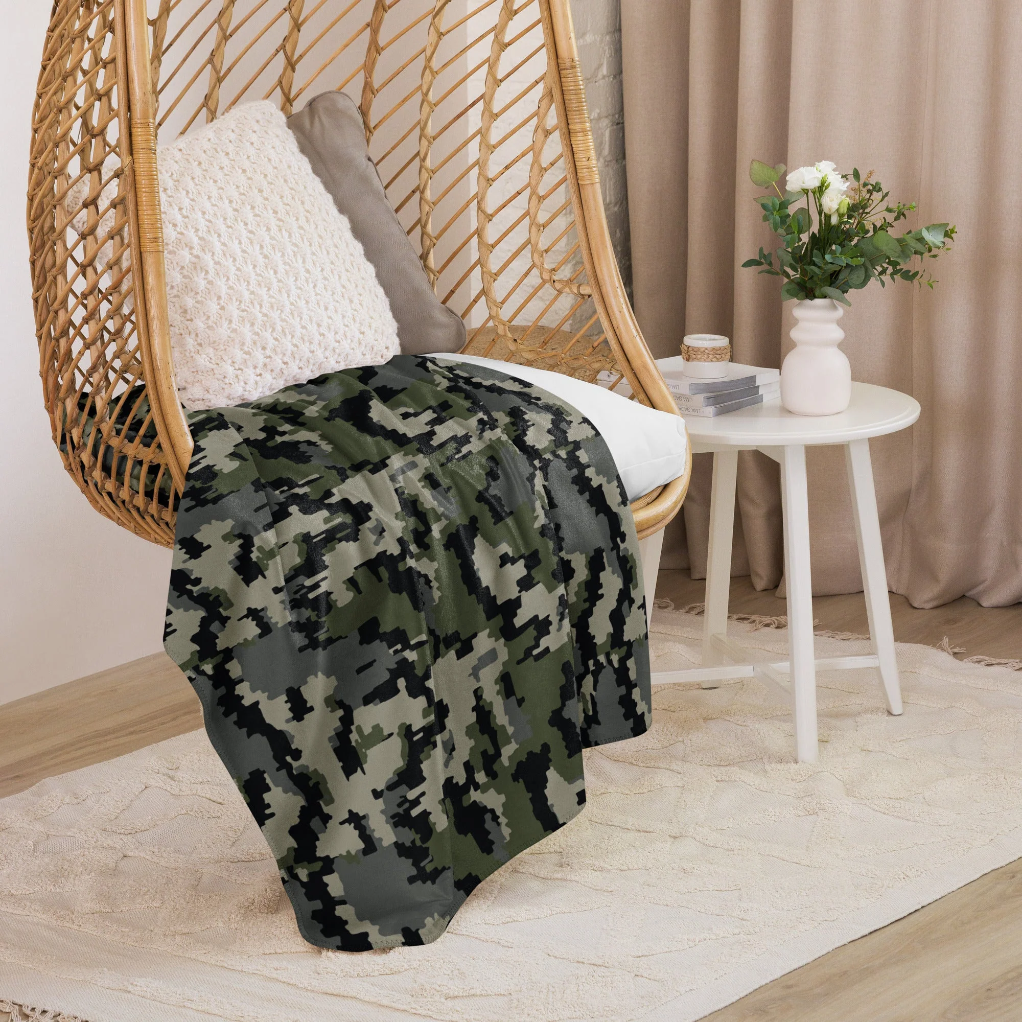 Alpine Invader CAMO Sherpa Blanket - Image 10