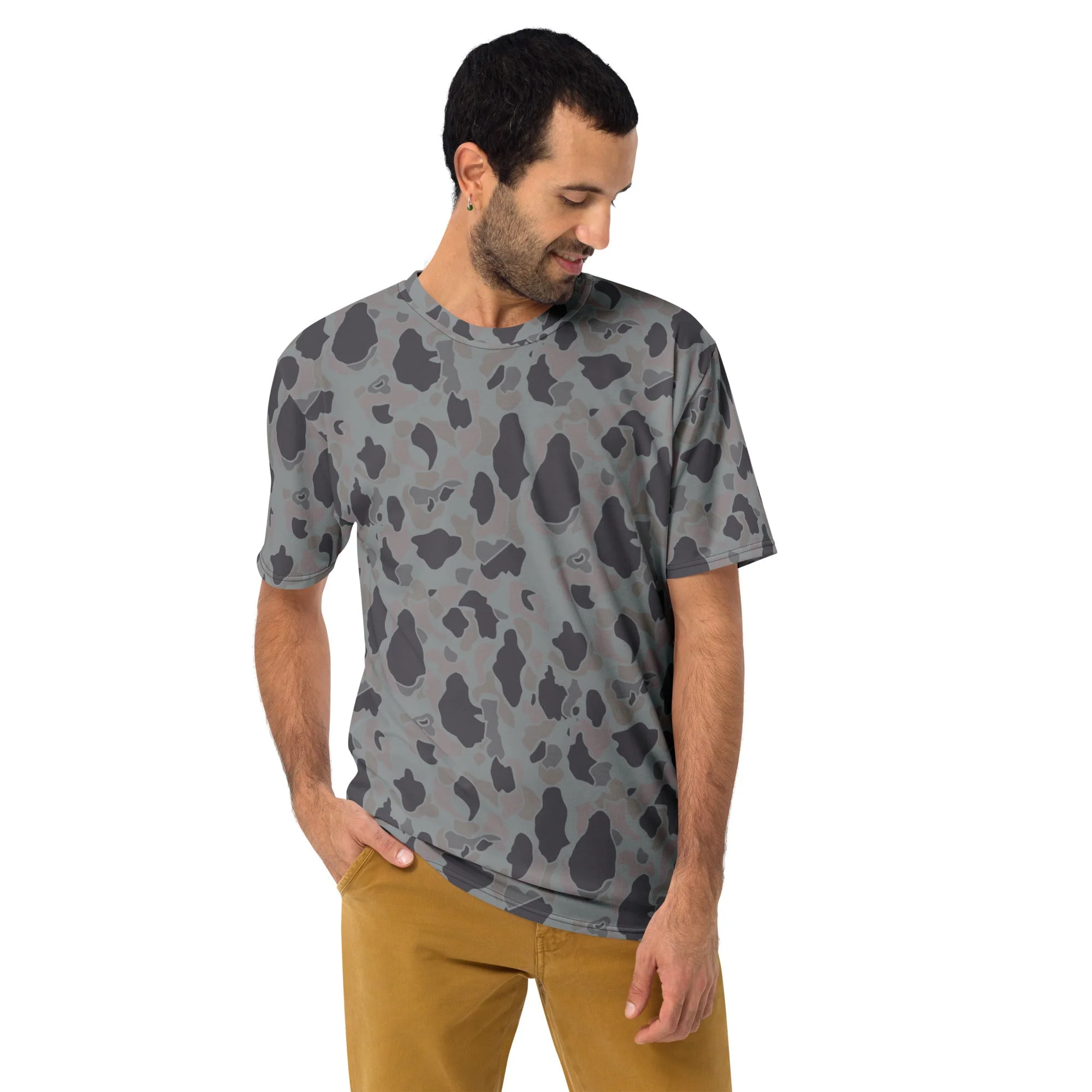 American Frog Skin Snow Shadow CAMO Mens T-Shirt - Image 2