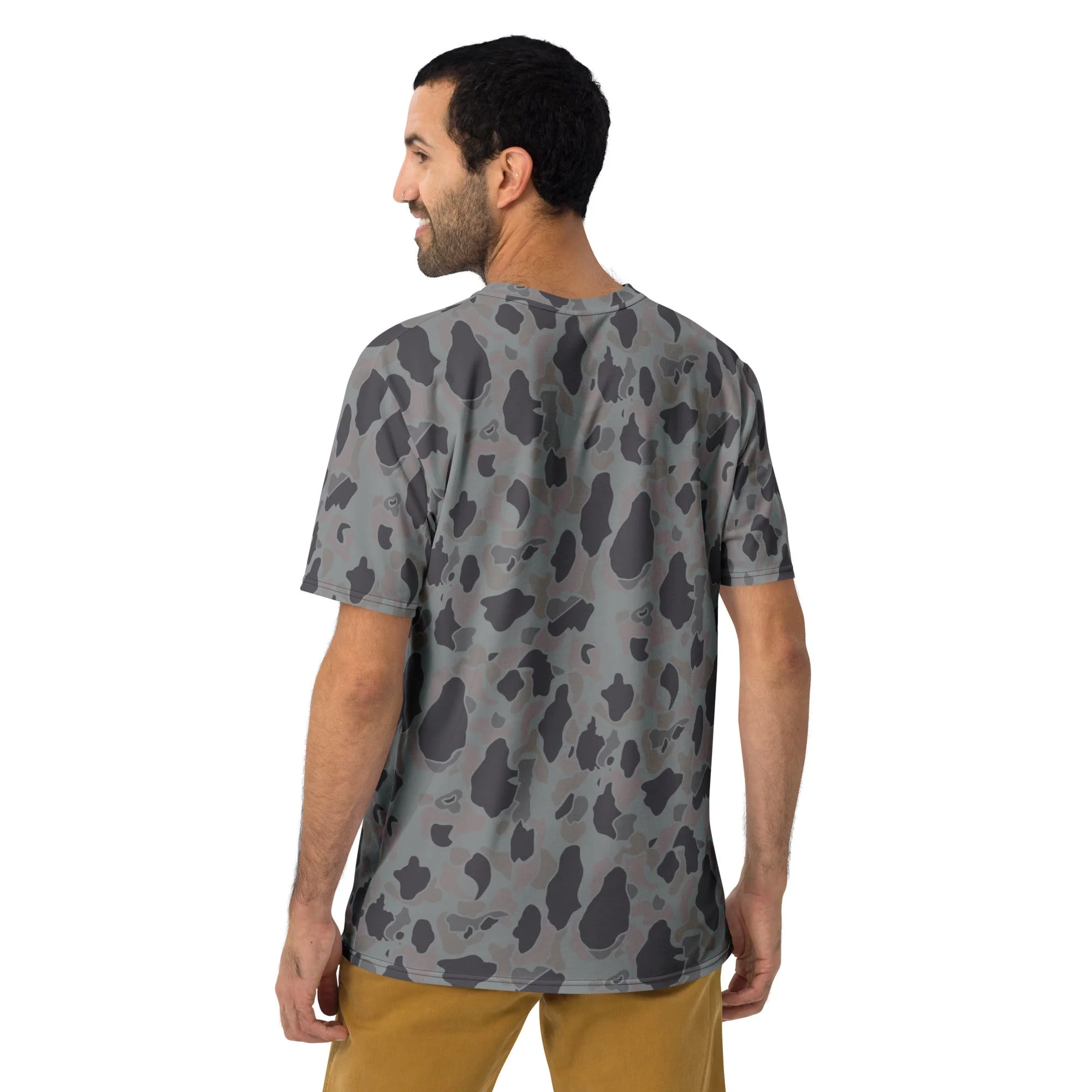 American Frog Skin Snow Shadow CAMO Mens T-Shirt - Image 3