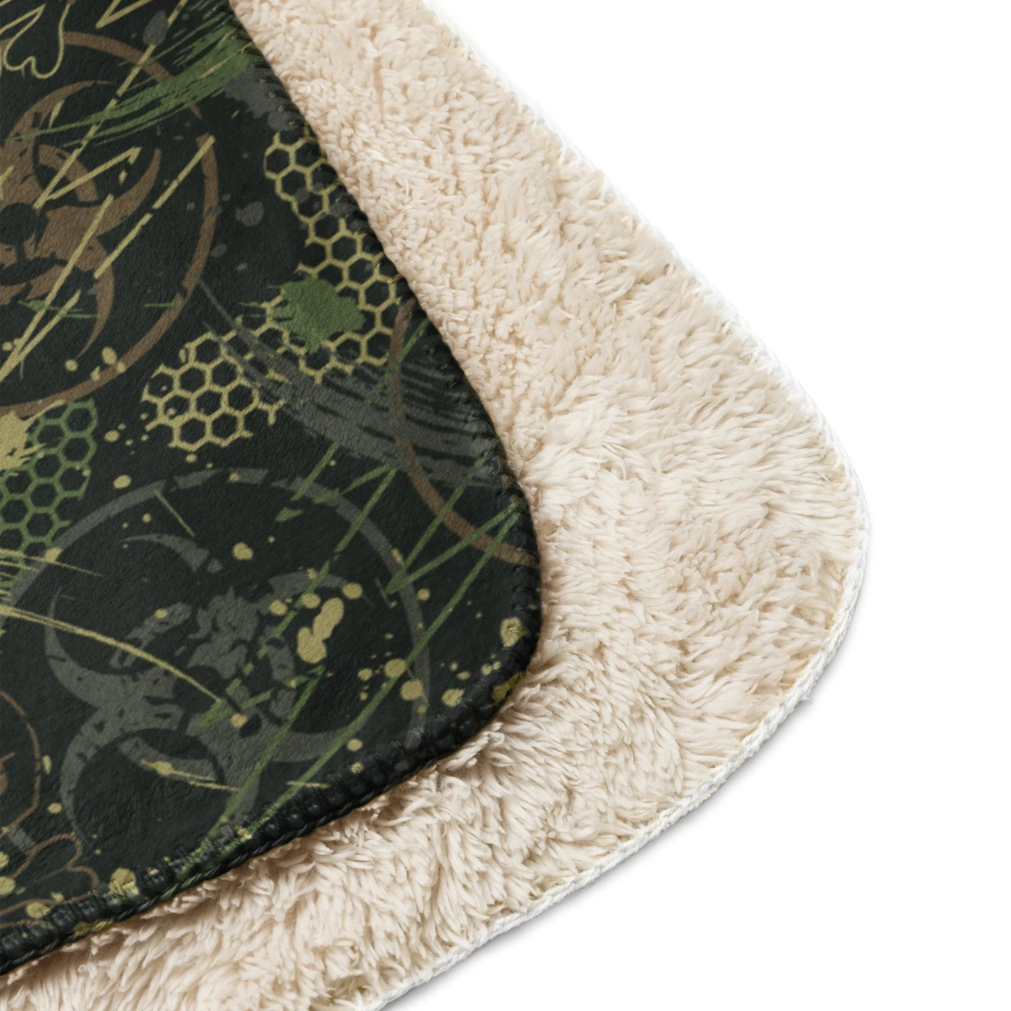 Biohazard Wasteland CAMO Sherpa Blanket - Image 11