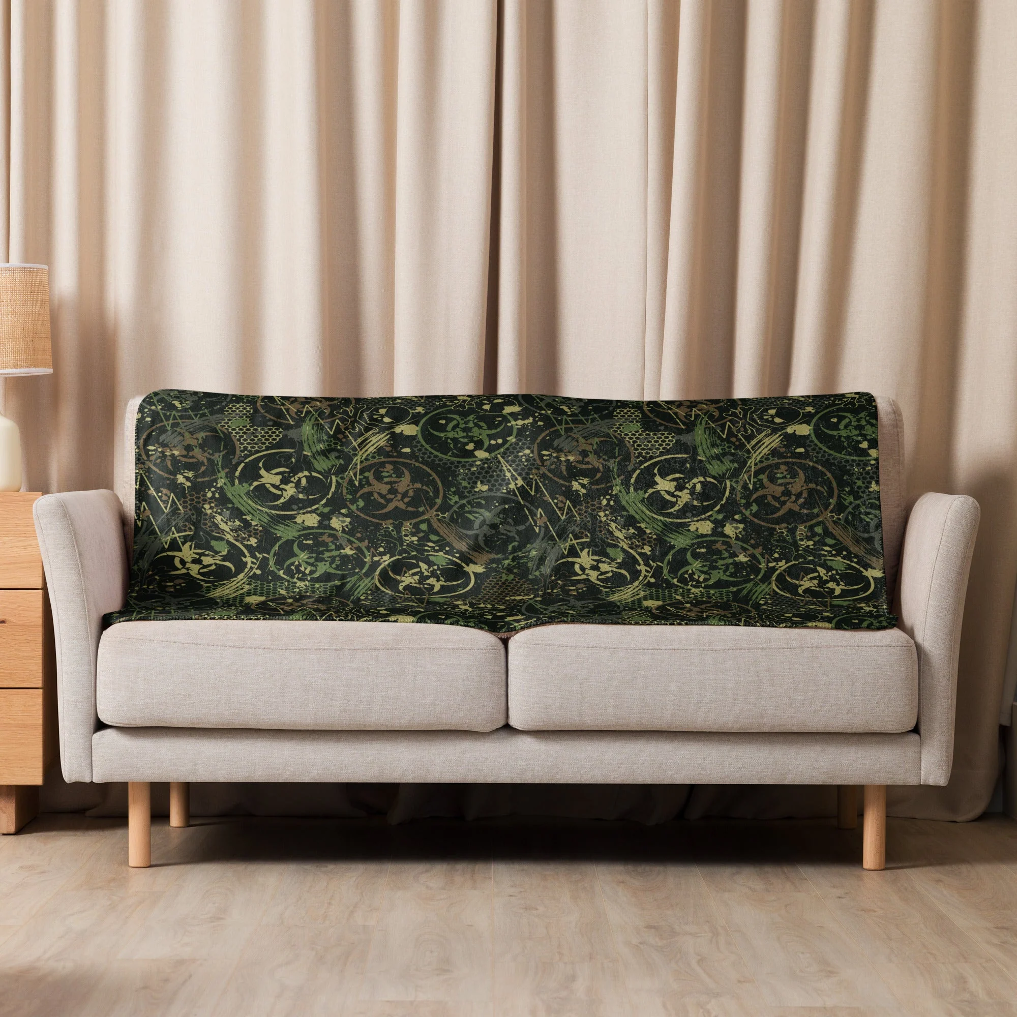 Biohazard Wasteland CAMO Sherpa Blanket - Image 8