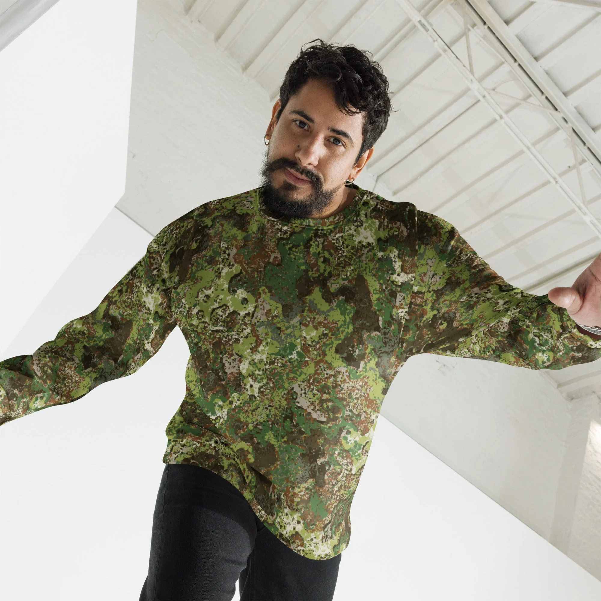 Wasp CAMO Unisex Sweatshirt - Image 4