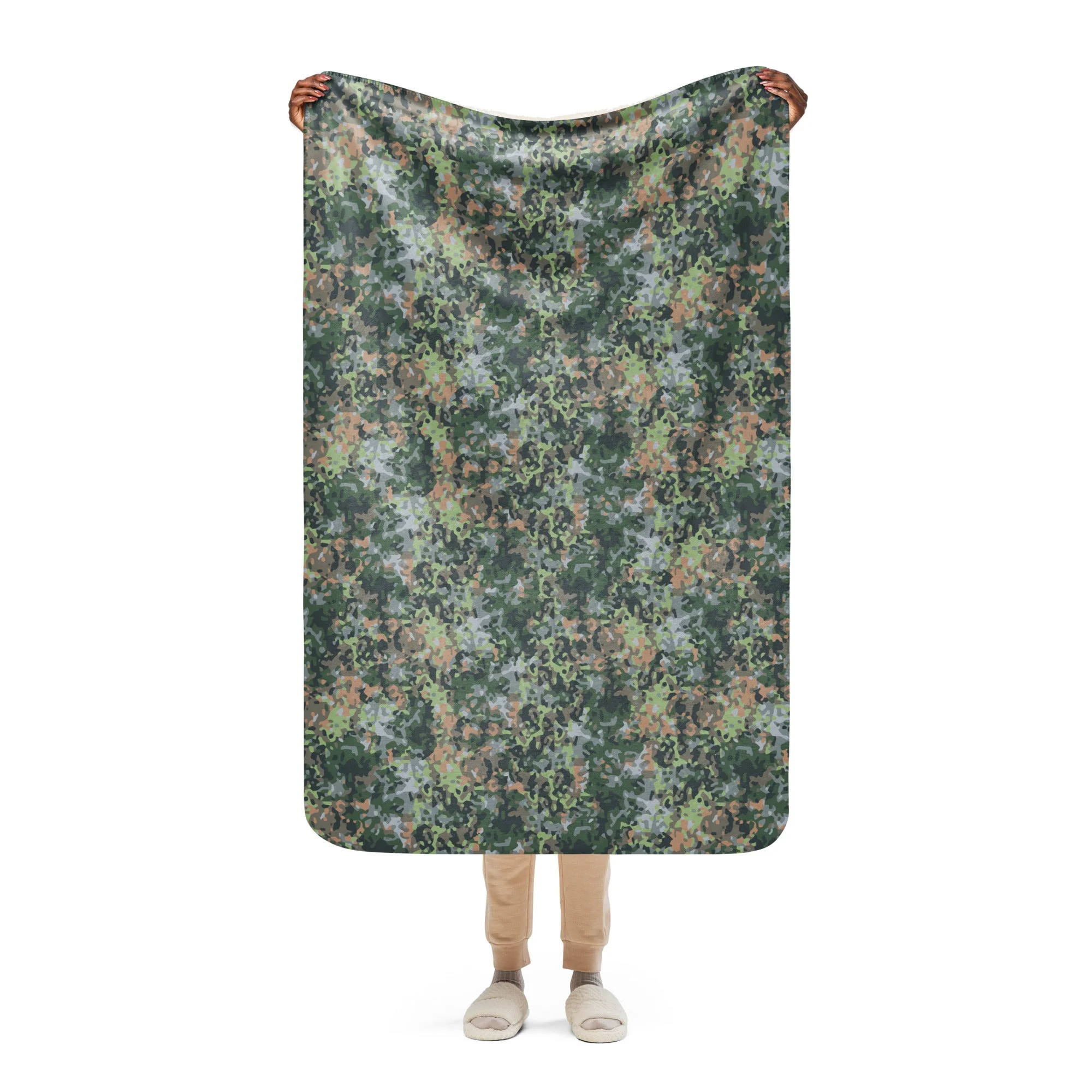 Dutch Fractal Green CAMO Sherpa Blanket - Image 3