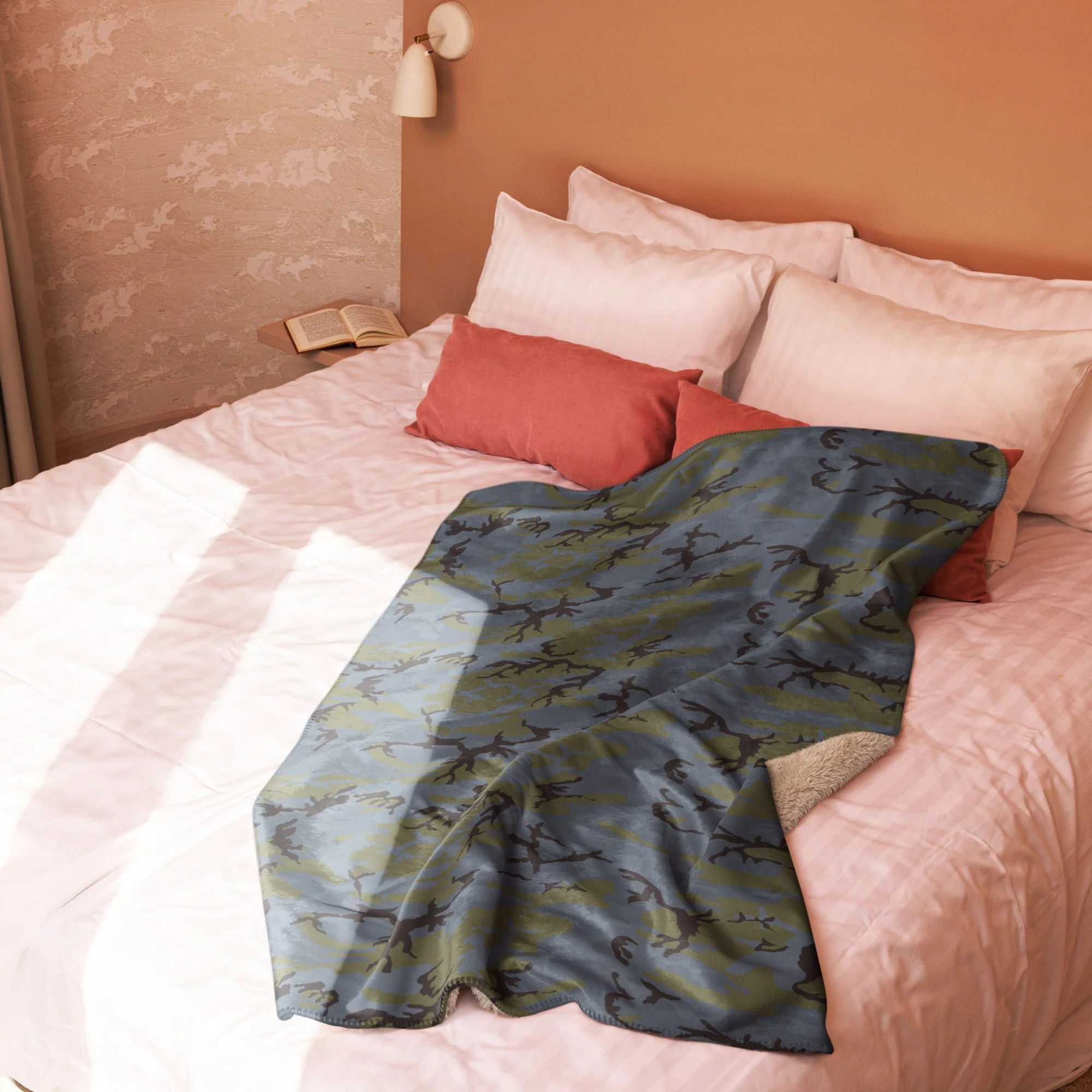 ERDL Black Forest CAMO Sherpa Blanket - Image 13