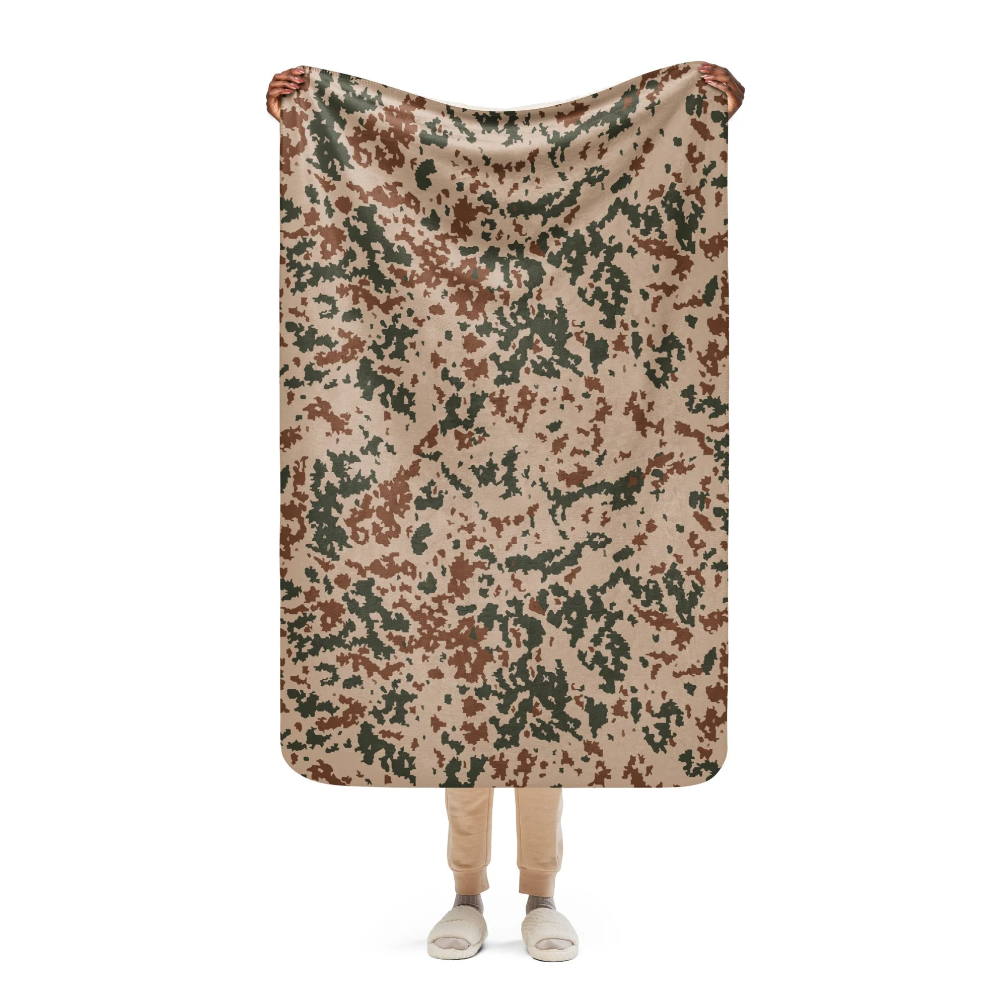 Finnish Hellepuku Desert CAMO Sherpa Blanket - Image 11