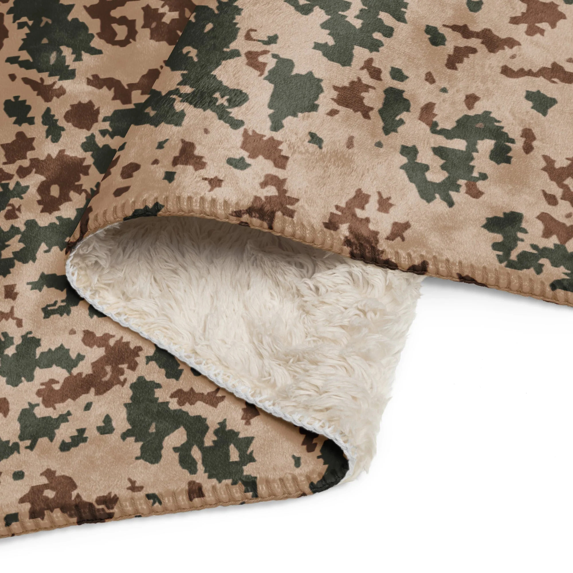Finnish Hellepuku Desert CAMO Sherpa Blanket - Image 2