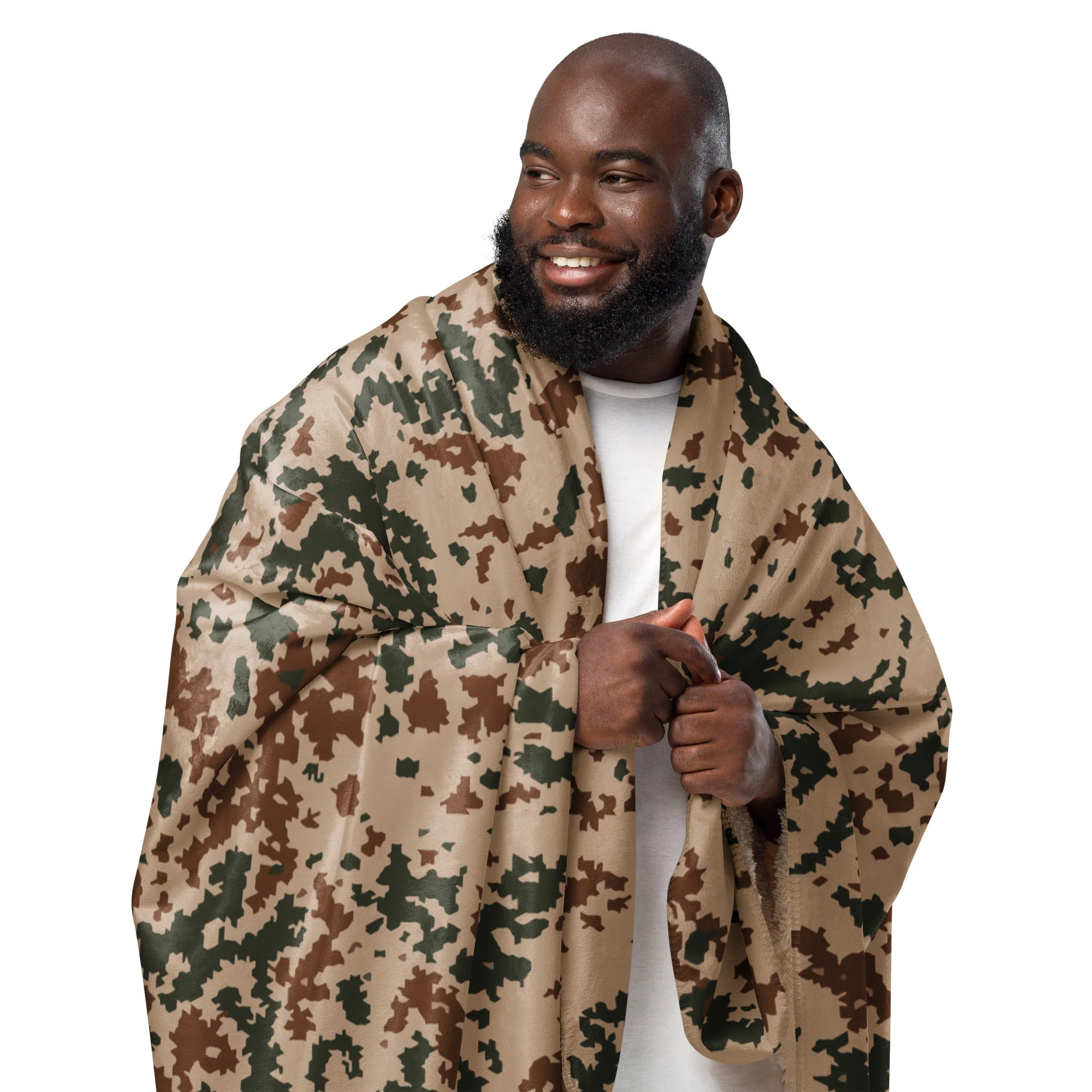 Finnish Hellepuku Desert CAMO Sherpa Blanket - Image 3