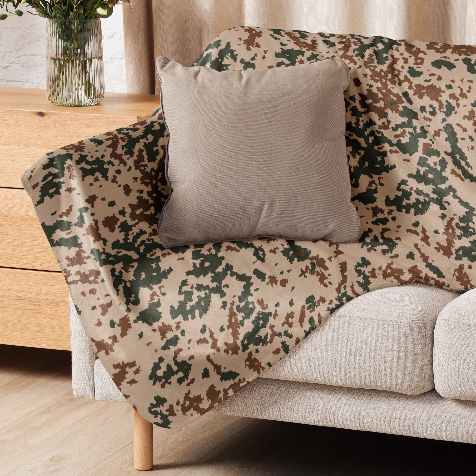 Finnish Hellepuku Desert CAMO Sherpa Blanket - Image 7