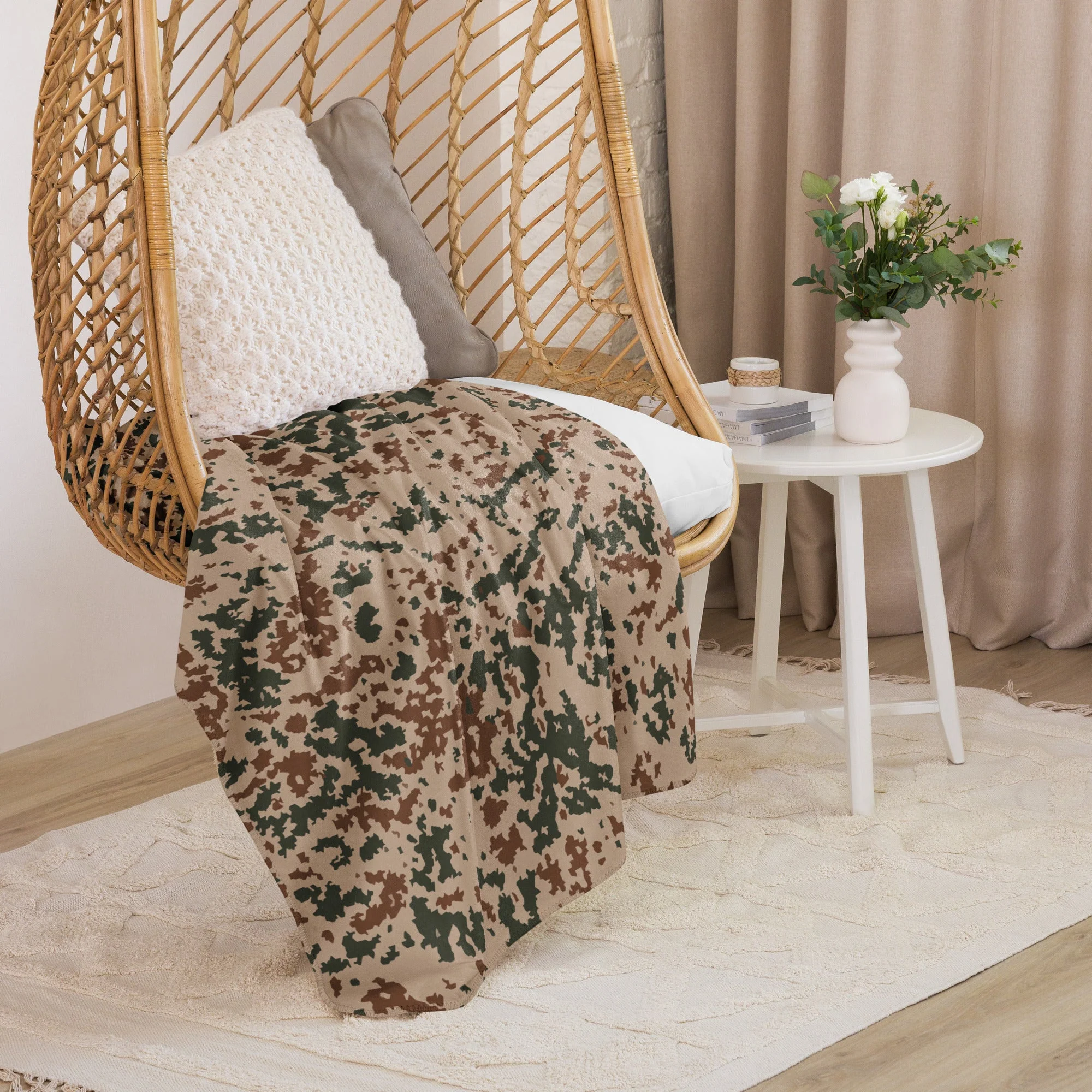 Finnish Hellepuku Desert CAMO Sherpa Blanket - Image 8