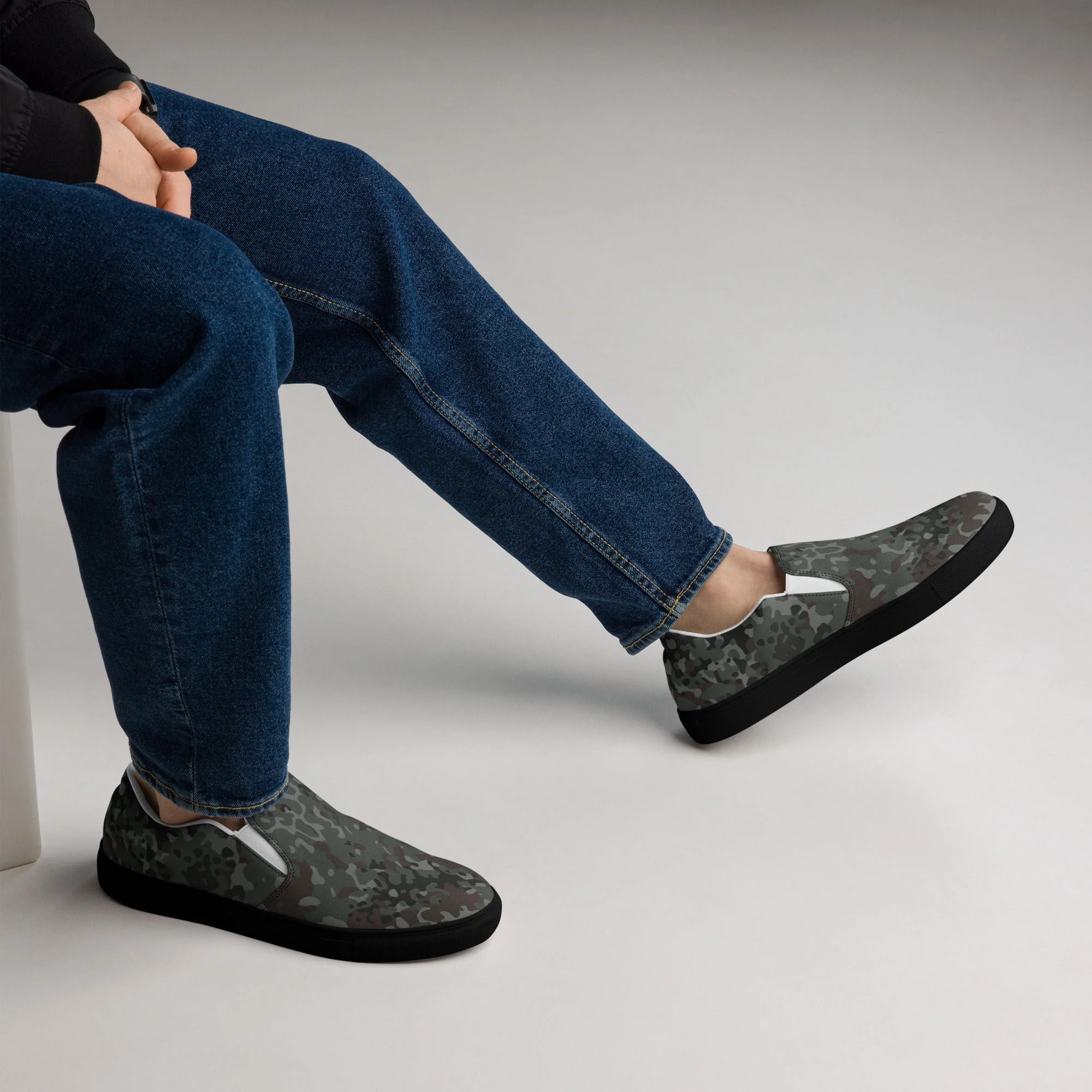 German Flecktarn Night Ops CAMO Mens Slip-On Canvas Shoes - Image 2