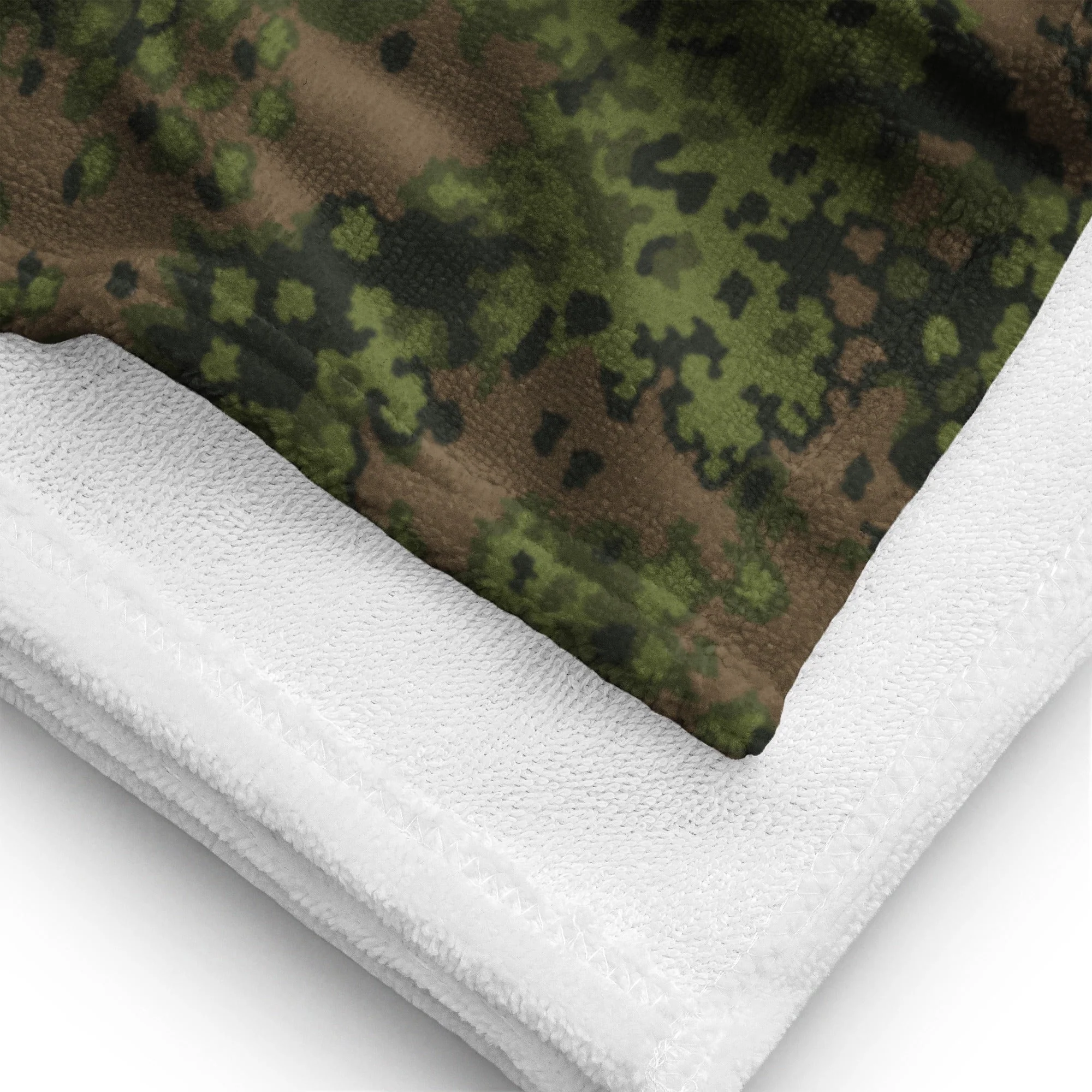 German Oak Leaf Eichenlaubmuster Summer CAMO Towel - Image 3