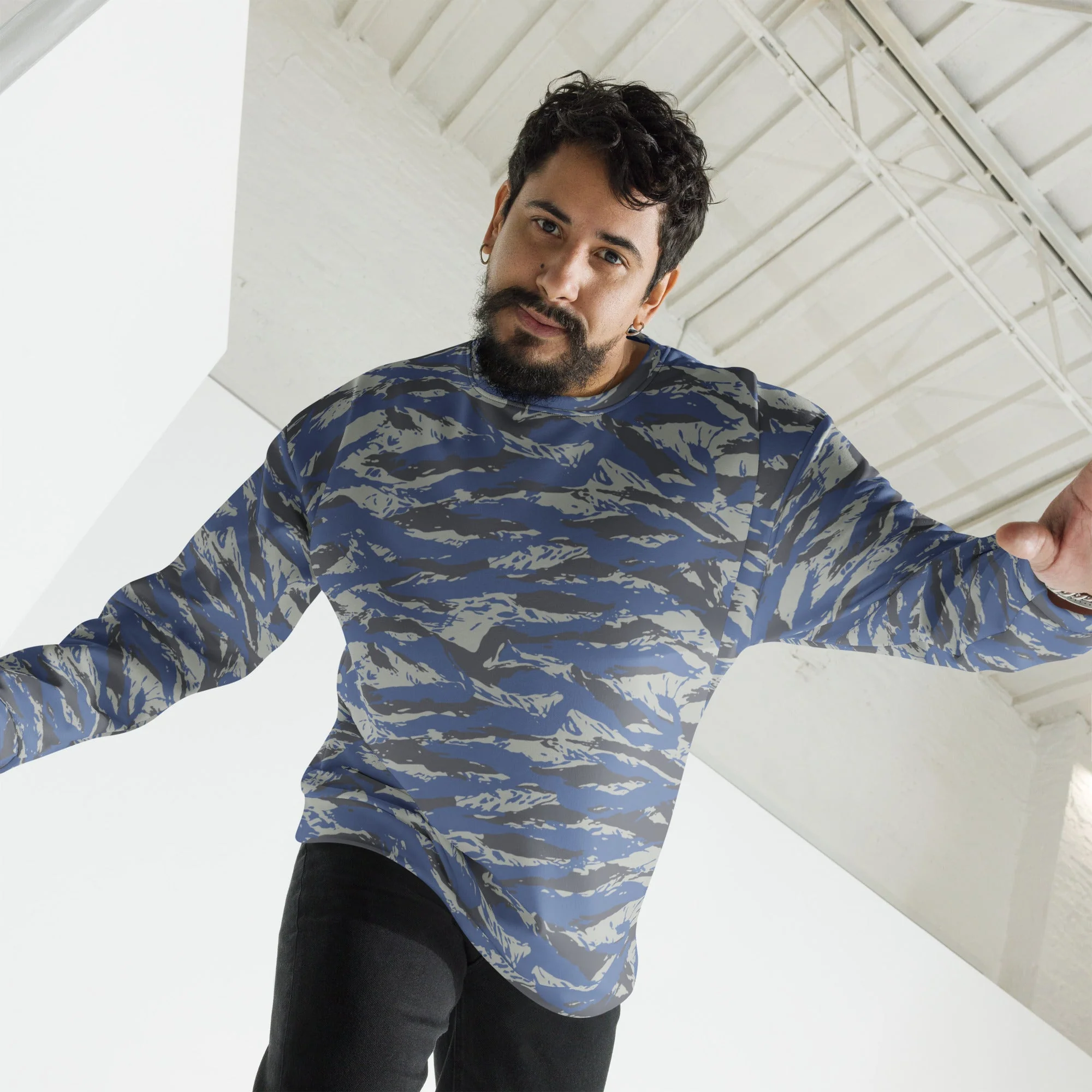 Greek Lizard Air Force CAMO Unisex Sweatshirt - Image 4