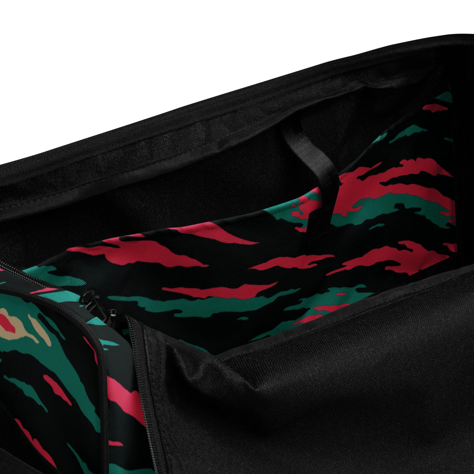 Miami Lizard CAMO Duffle Bag - Image 3