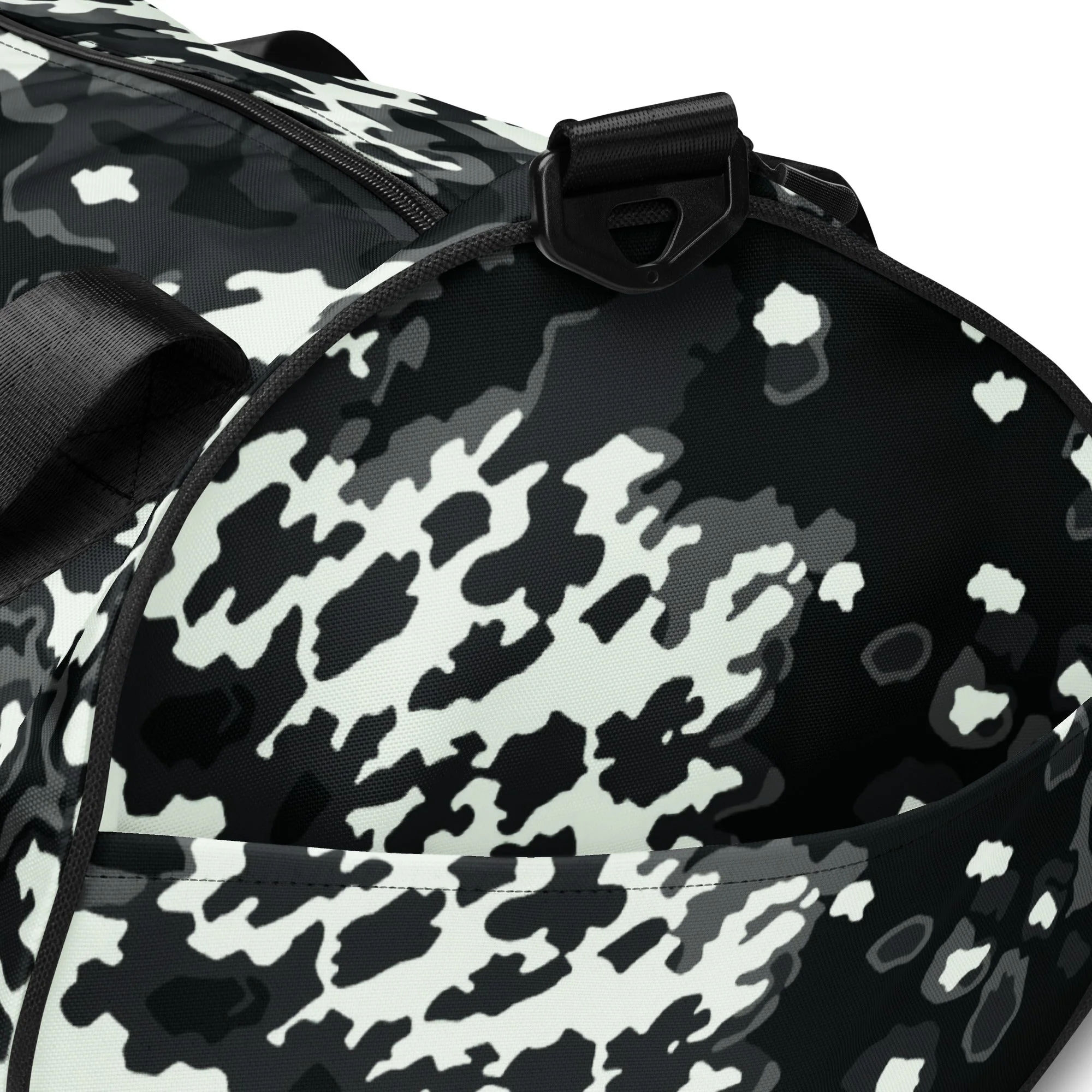 Modern Warfare Partizan Ghost Night CAMO Gym Bag - Image 3