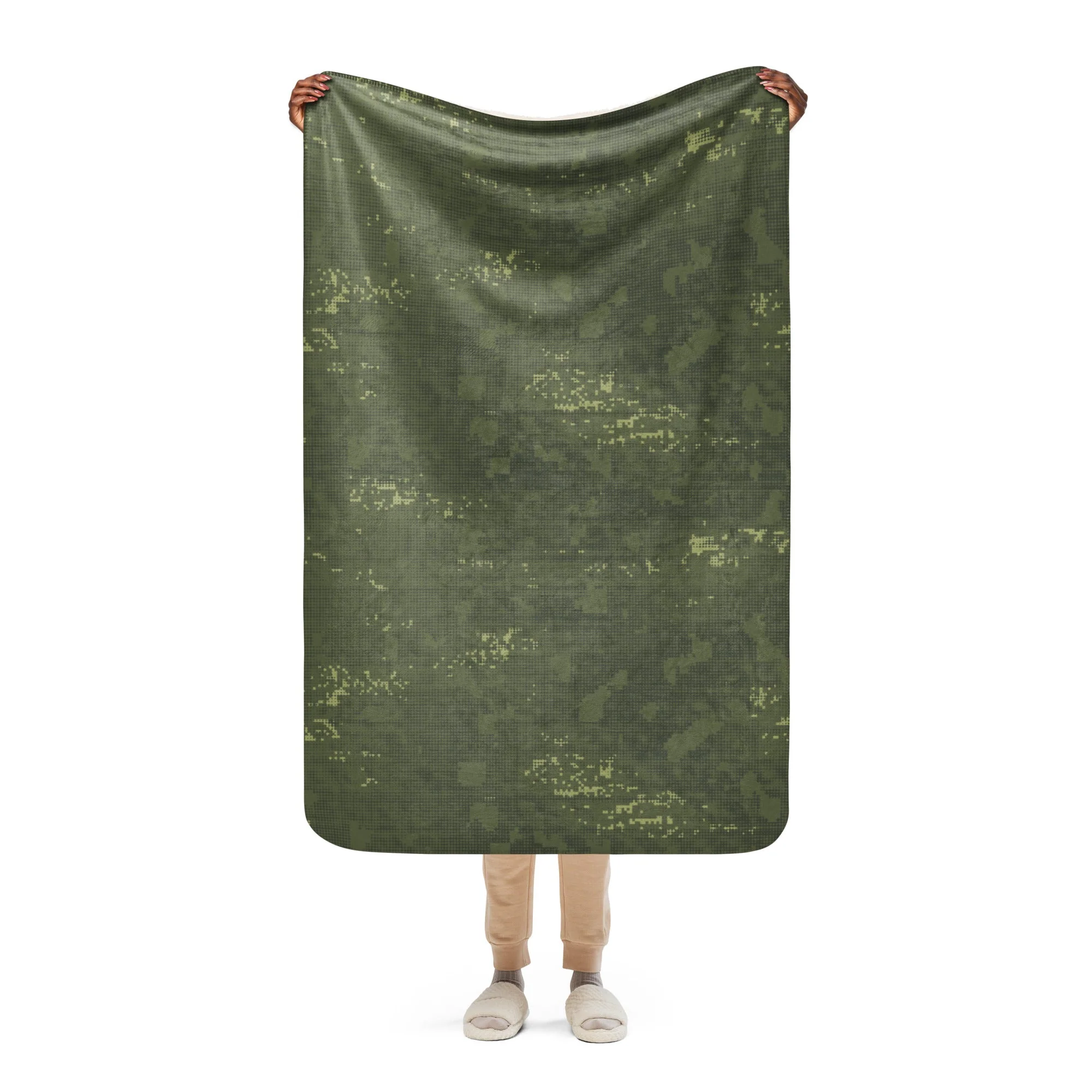 Night Desert Honeycomb CAMO Sherpa Blanket - Image 11
