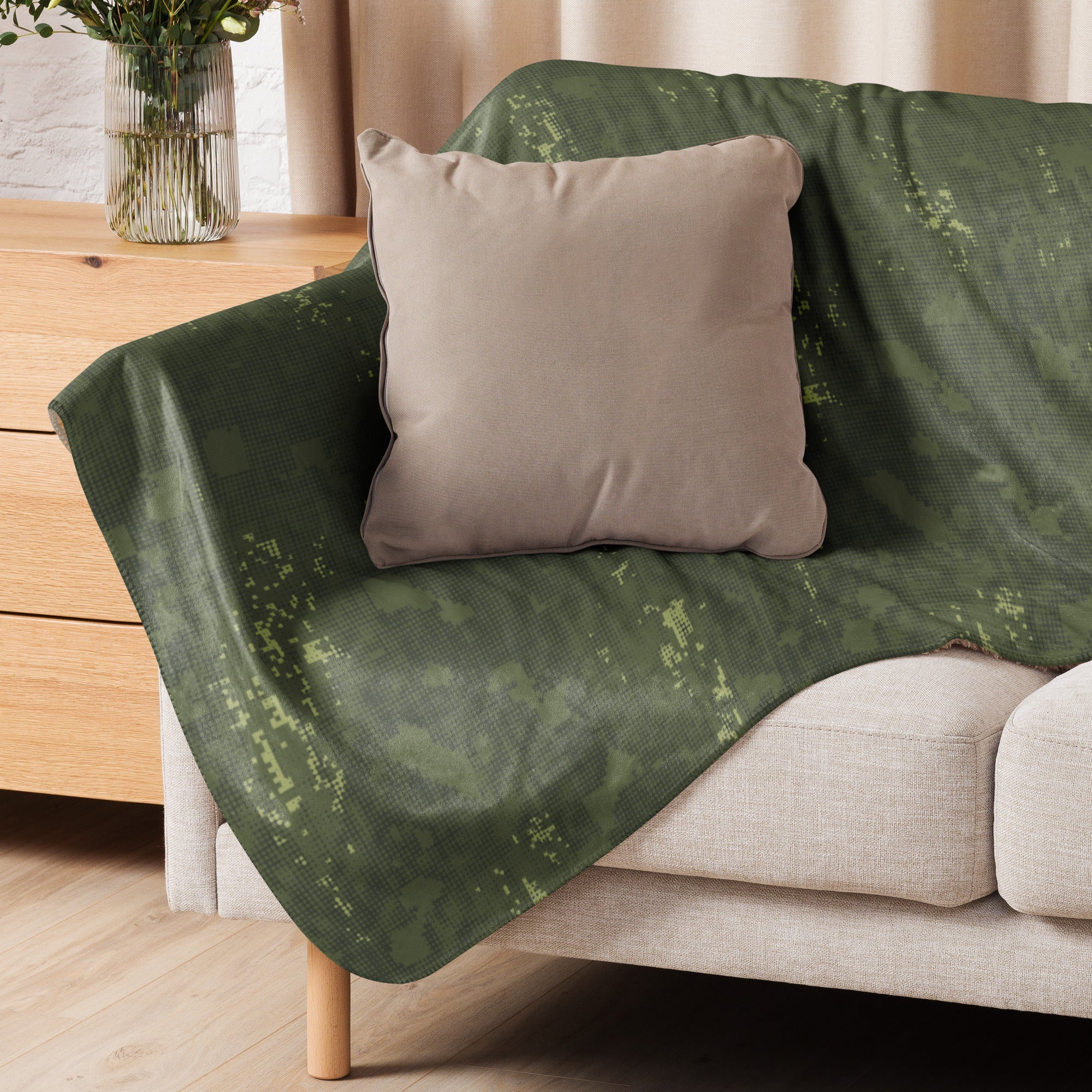 Night Desert Honeycomb CAMO Sherpa Blanket - Image 7