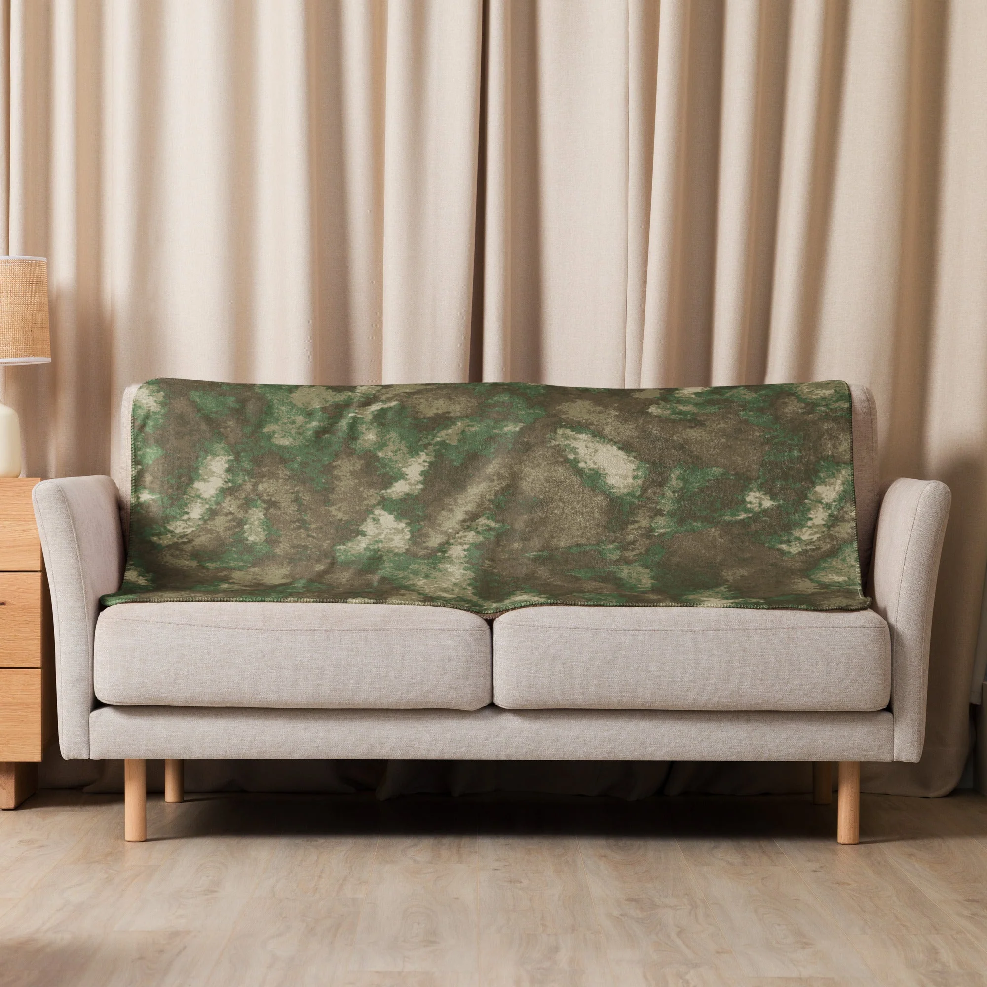Omni-Terrain CAMO Sherpa Blanket - Image 10