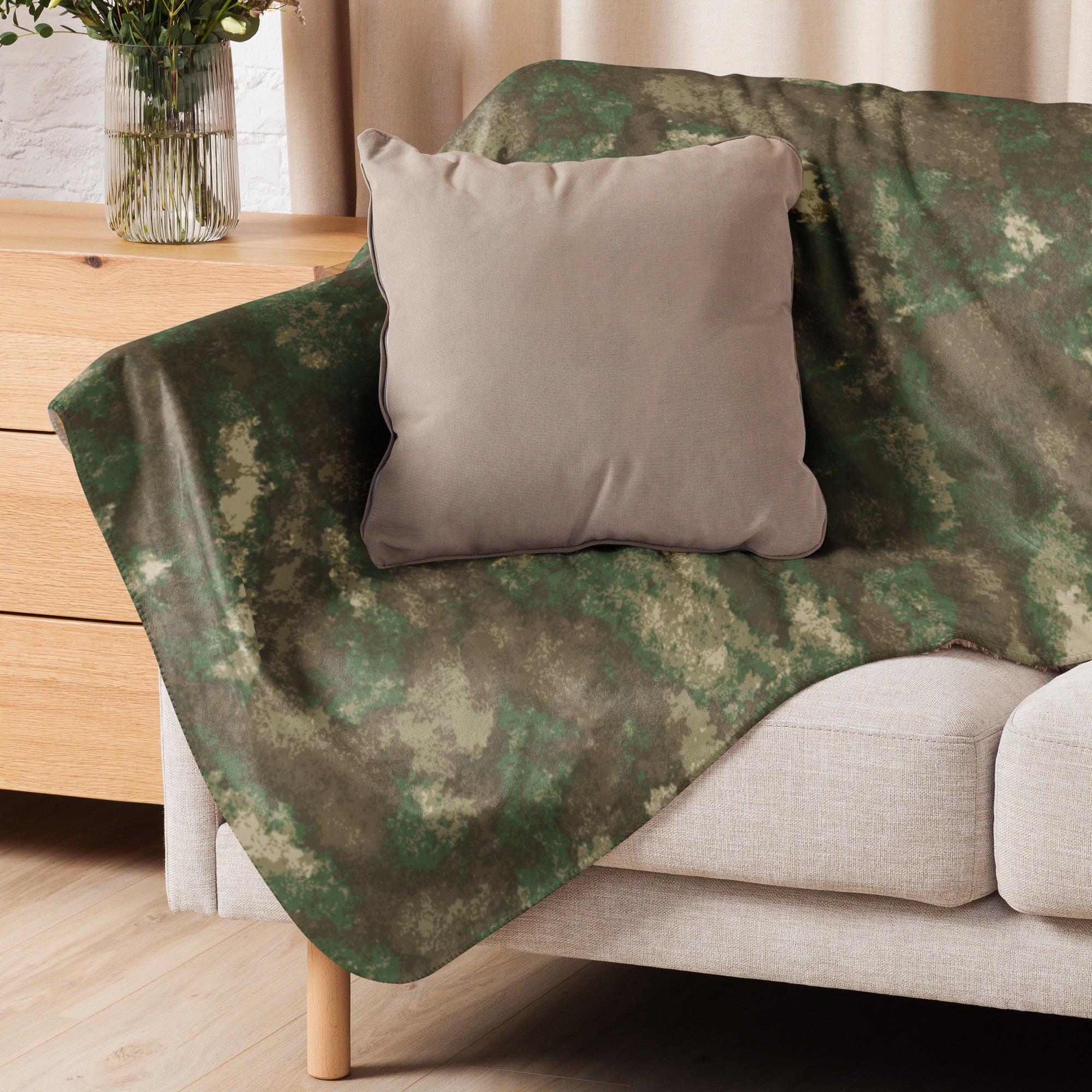 Omni-Terrain CAMO Sherpa Blanket - Image 12