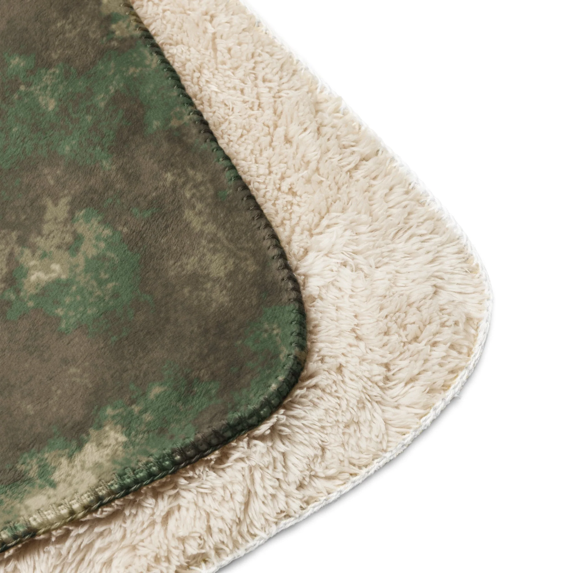 Omni-Terrain CAMO Sherpa Blanket - Image 13