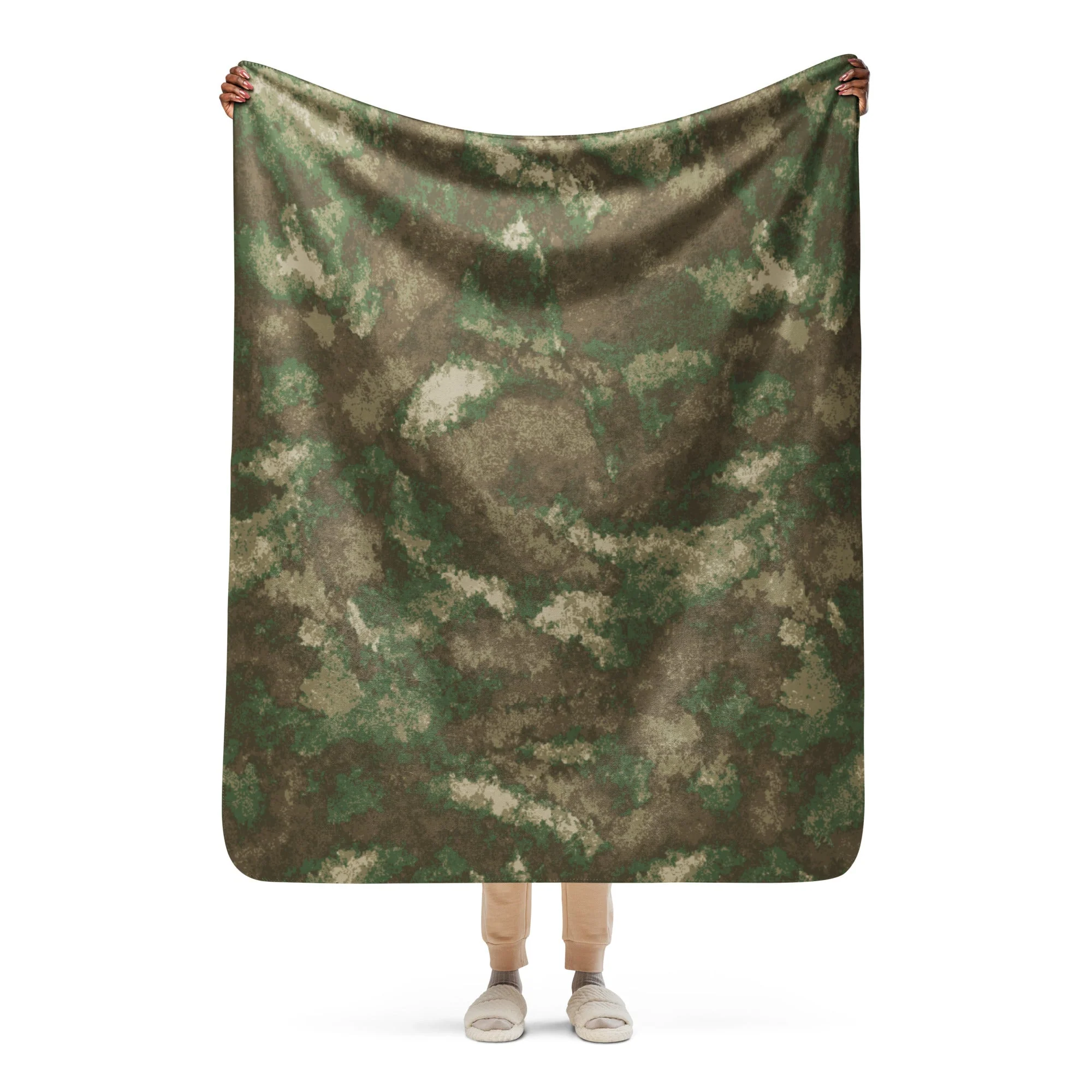 Omni-Terrain CAMO Sherpa Blanket - Image 3