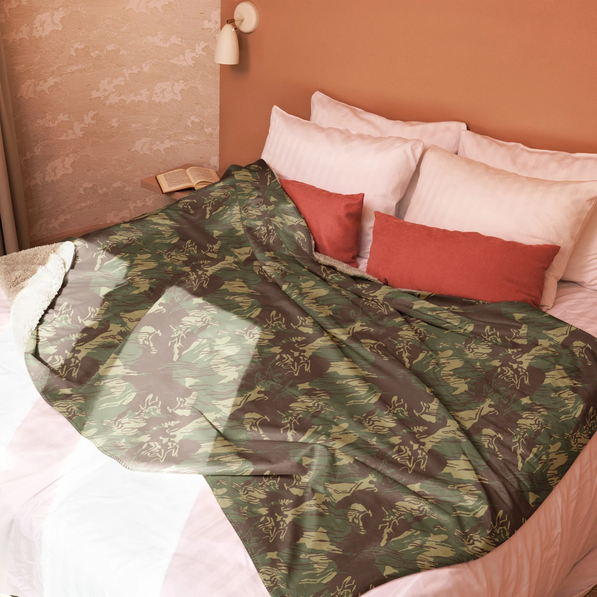 Rhodesian Brushstroke CAMO Sherpa Blanket - Image 4