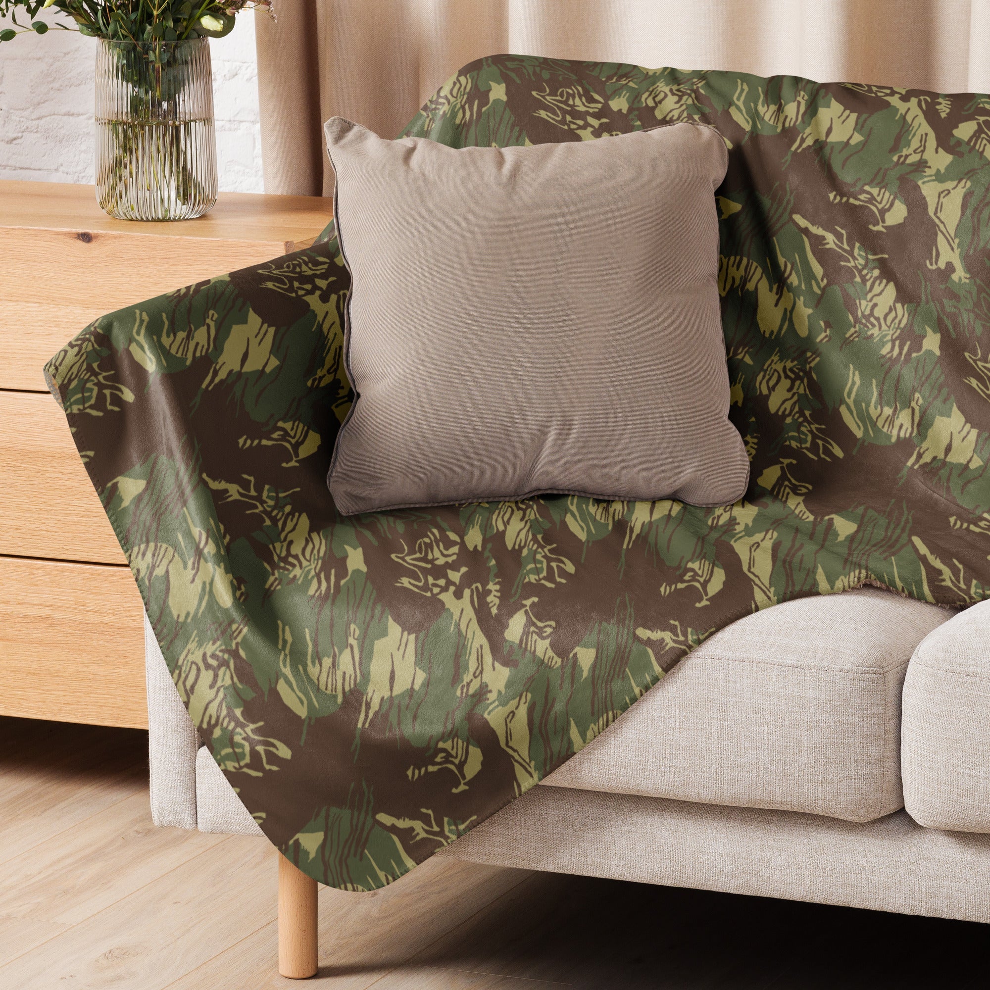 Rhodesian Brushstroke CAMO Sherpa Blanket - Image 9