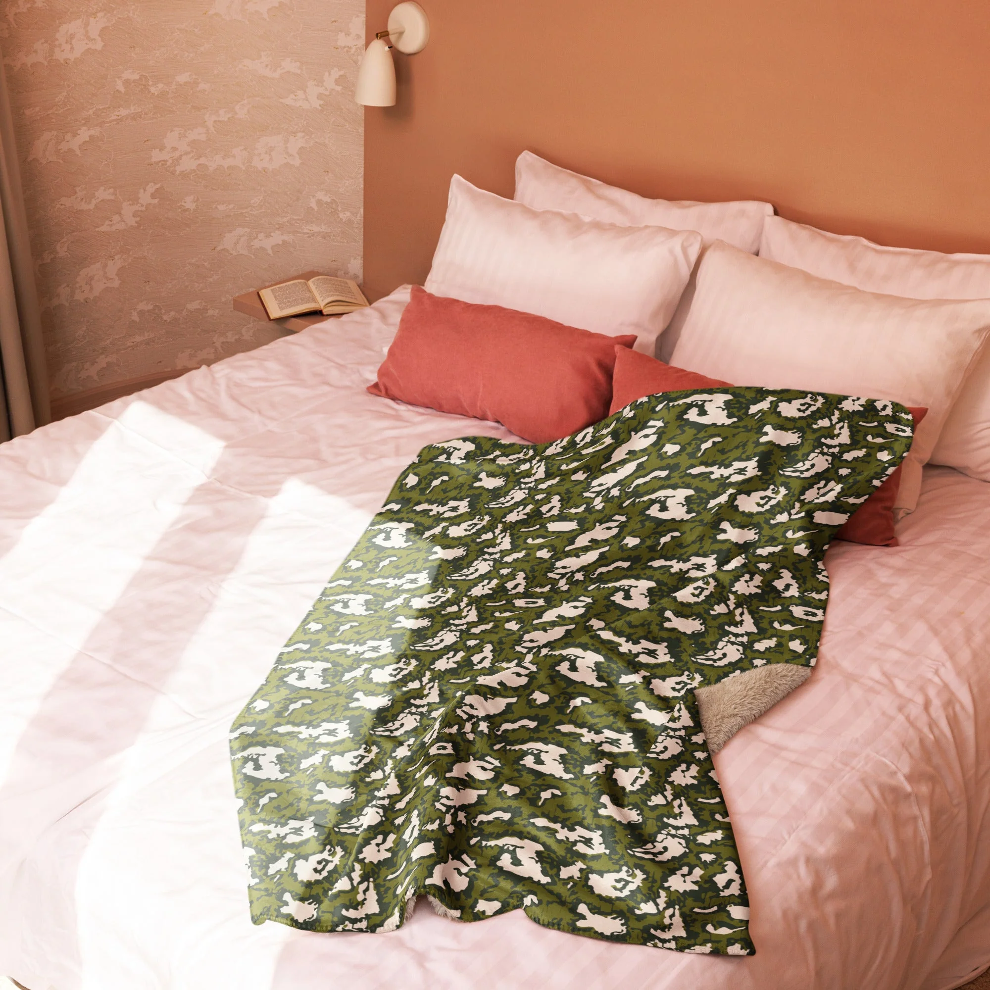 Russian KLMK Red Dawn GREEN Movie CAMO Sherpa Blanket - Image 5