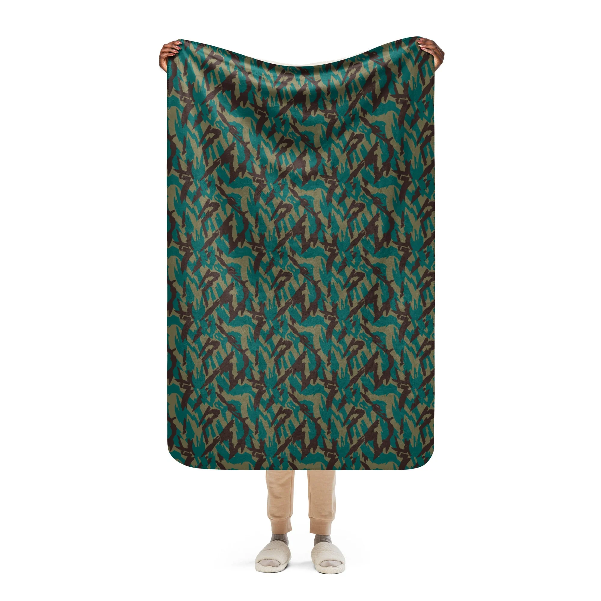 Russian Podlesok Tropical CAMO Sherpa Blanket - Image 15