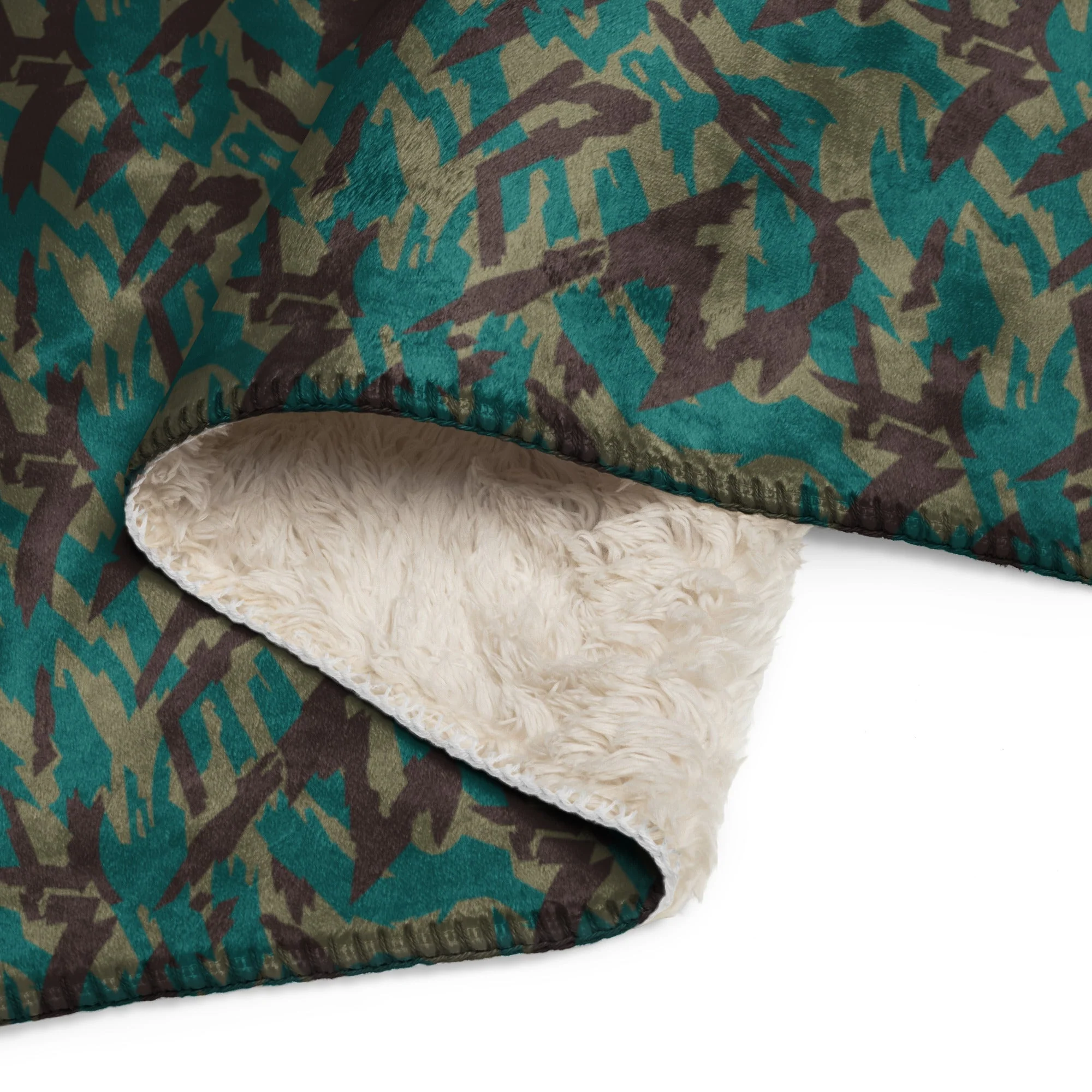 Russian Podlesok Tropical CAMO Sherpa Blanket - Image 2
