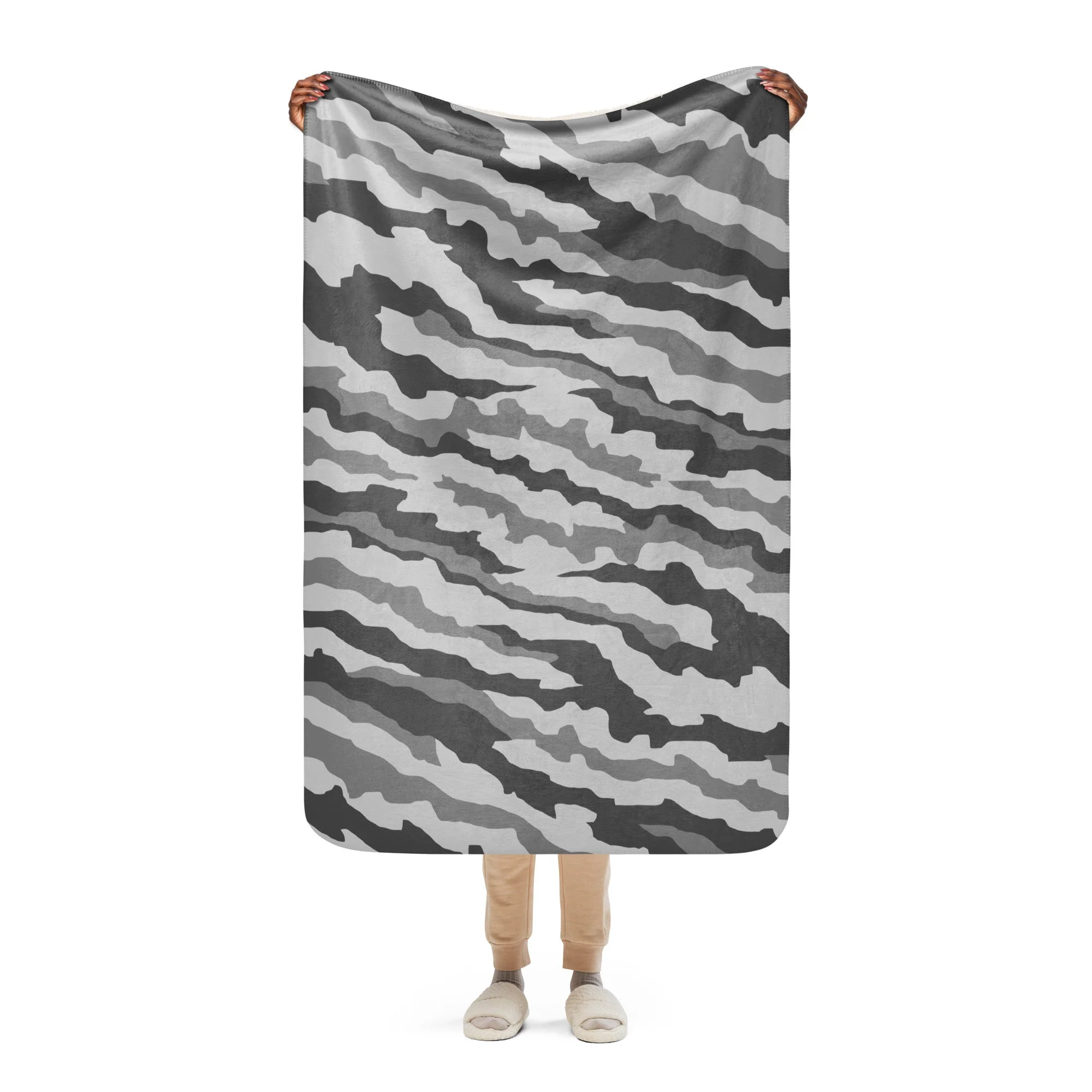 Snake Plissken Urban Movie CAMO Sherpa Blanket - Image 11