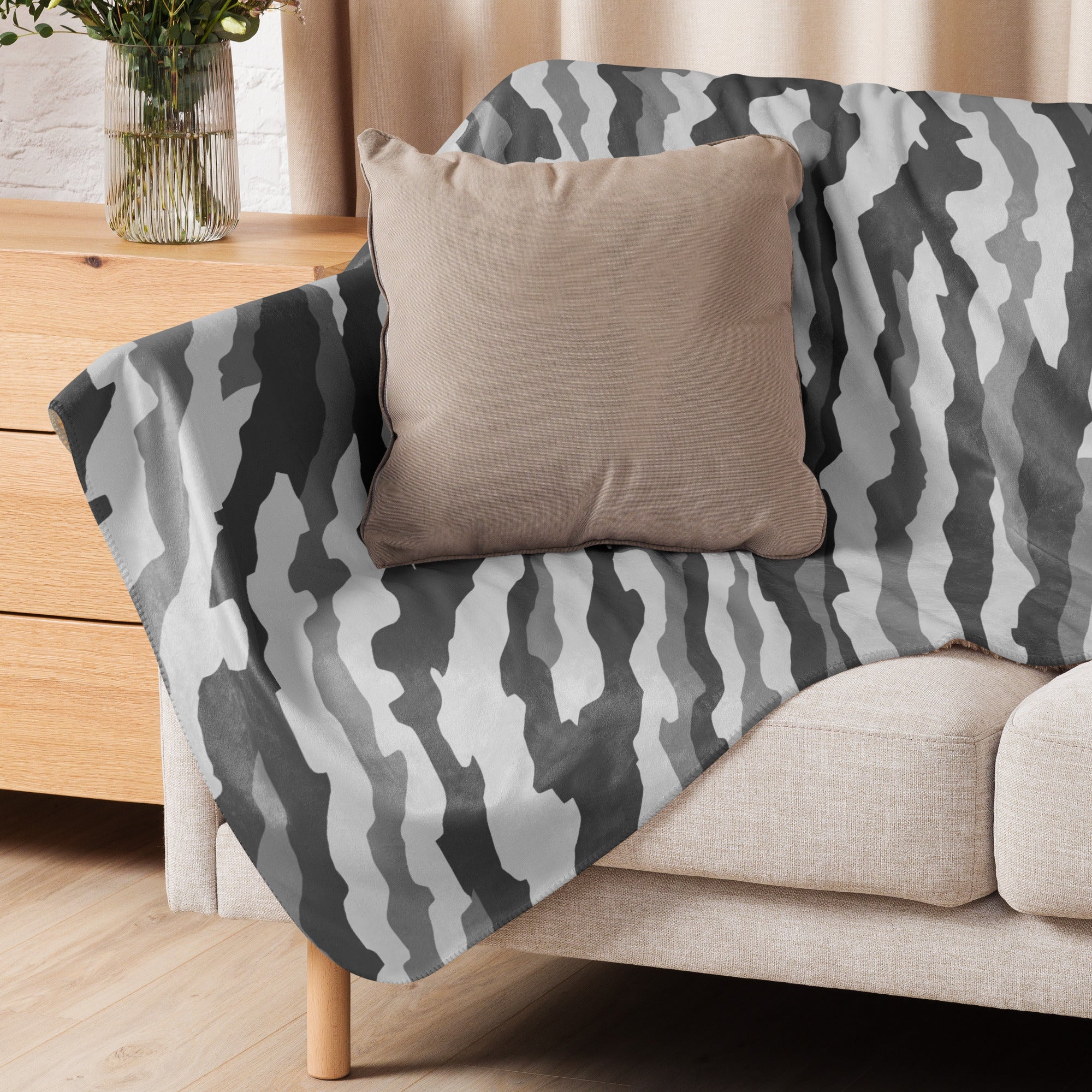 Snake Plissken Urban Movie CAMO Sherpa Blanket - Image 7