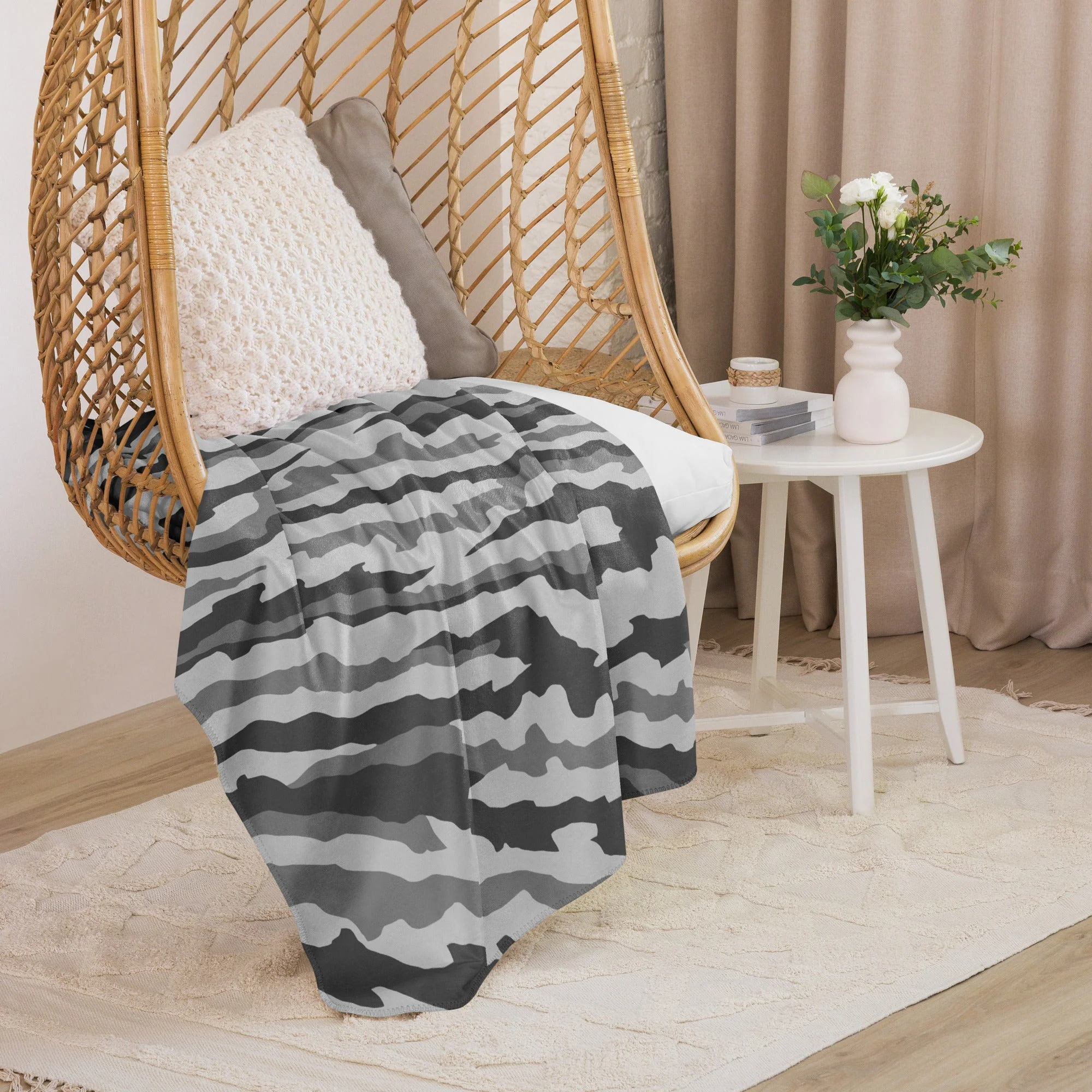 Snake Plissken Urban Movie CAMO Sherpa Blanket - Image 8
