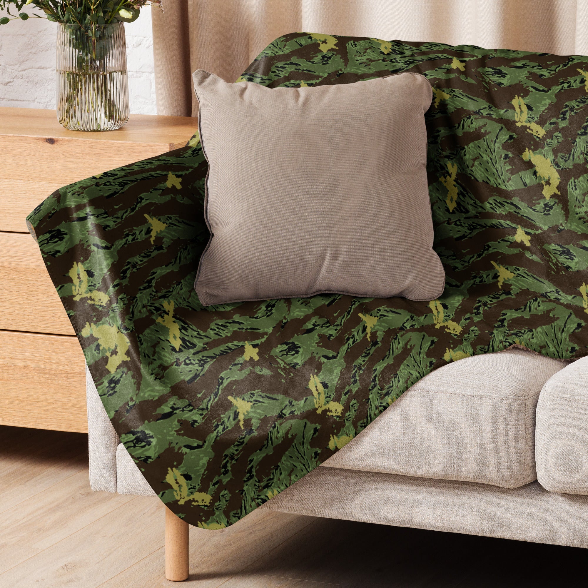 Tiger Stripe Special Purpose Canopy CAMO Sherpa Blanket - Image 4